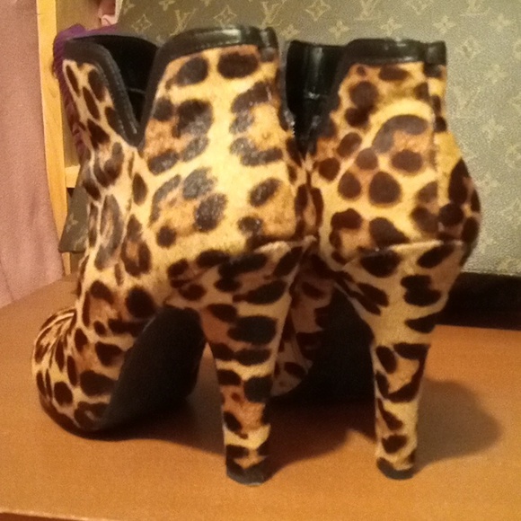 Leopard Booties - Picture 2 of 4